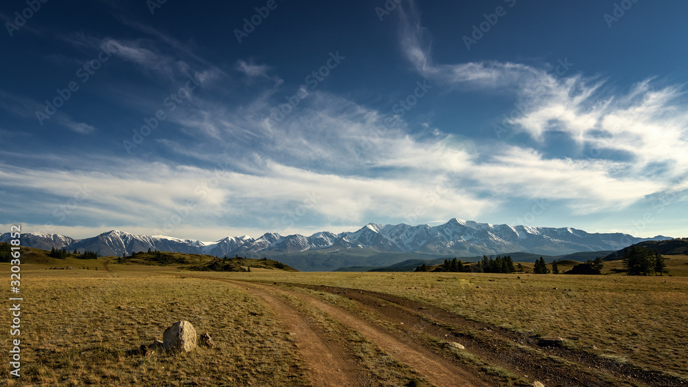 Obraz premium Panorama of the Chui mountain range, Russia, Altai.