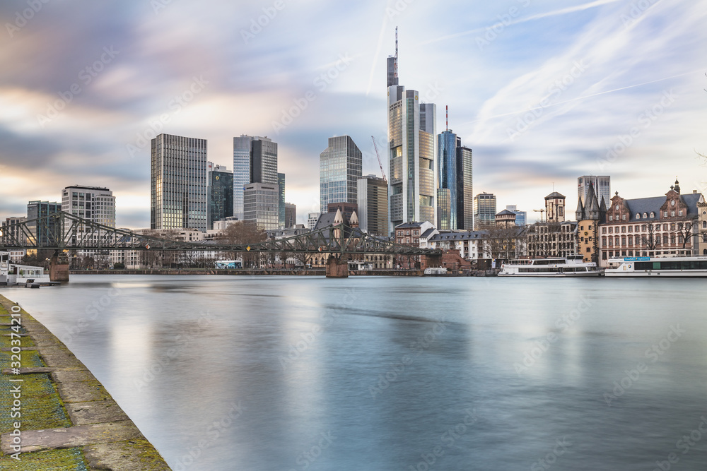 Fototapeta premium Panoramę Frankfurtu