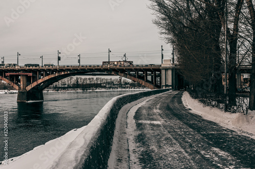 The bridge over the Angara River in the Siberian city of Irkutsk © ice511
