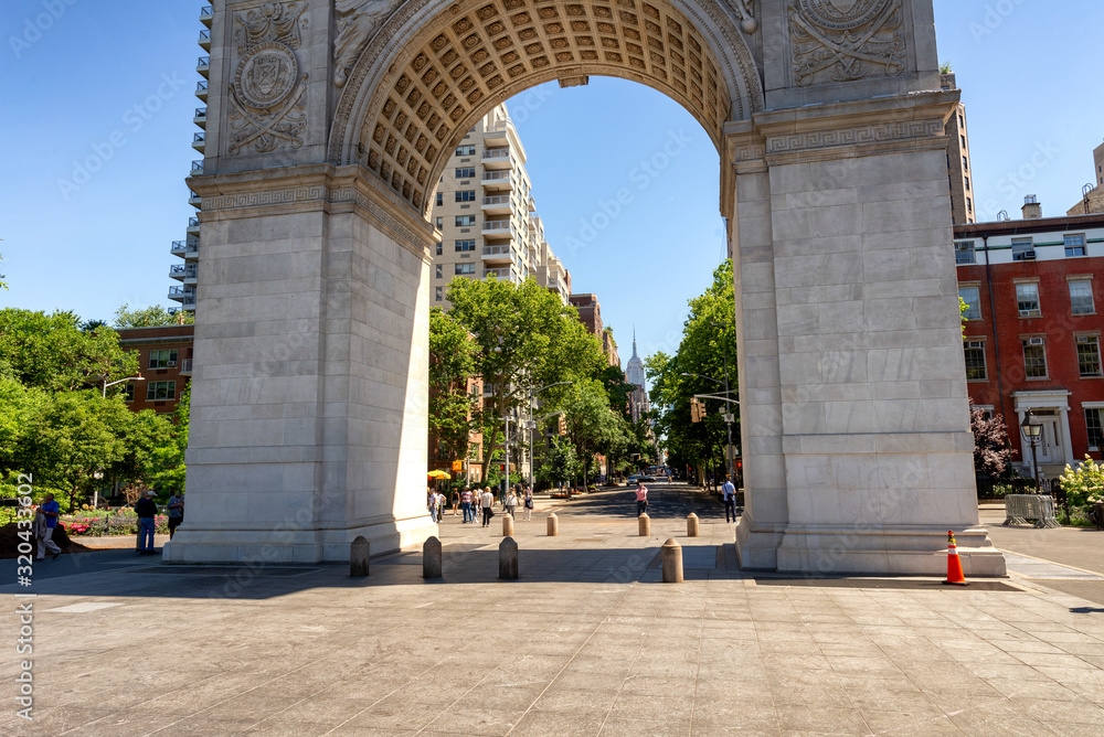 Fototapeta premium Washington square arch in Manhattan, NYC