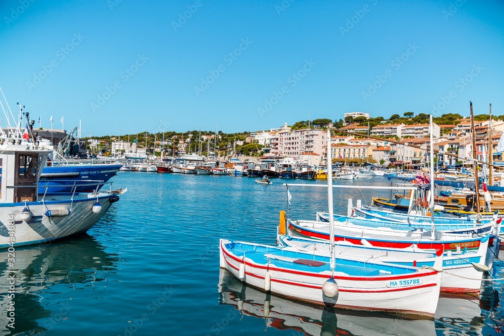 boats in cassis