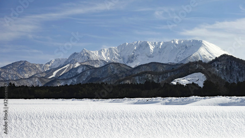 鳥取県大山町から見た冬の大山北壁