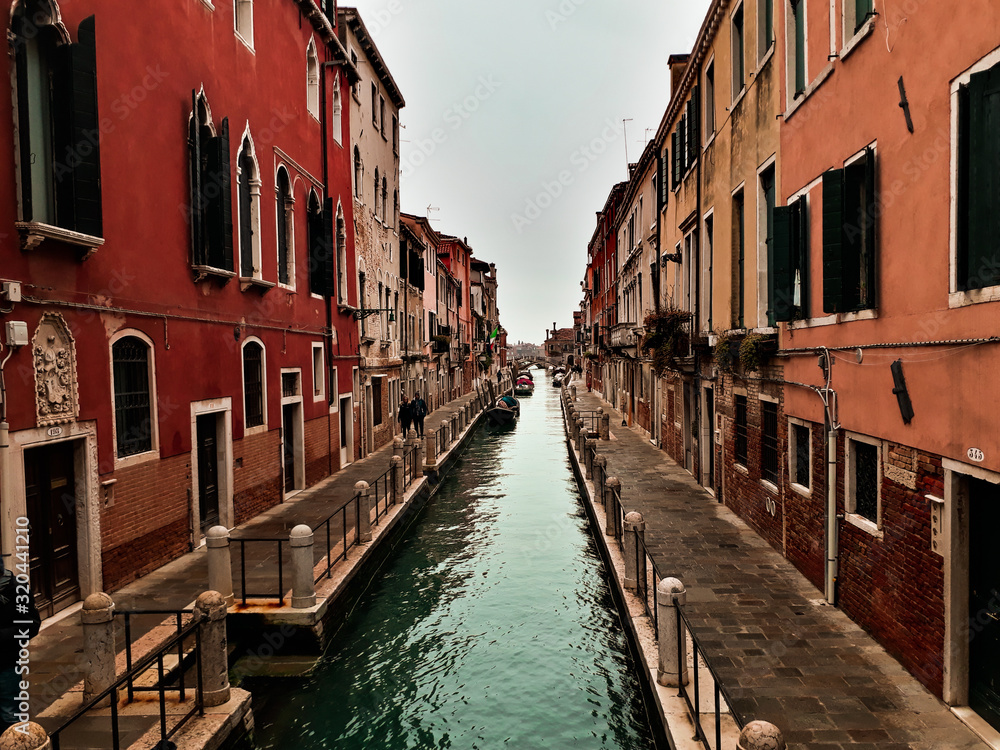 Venecia edificios y canales