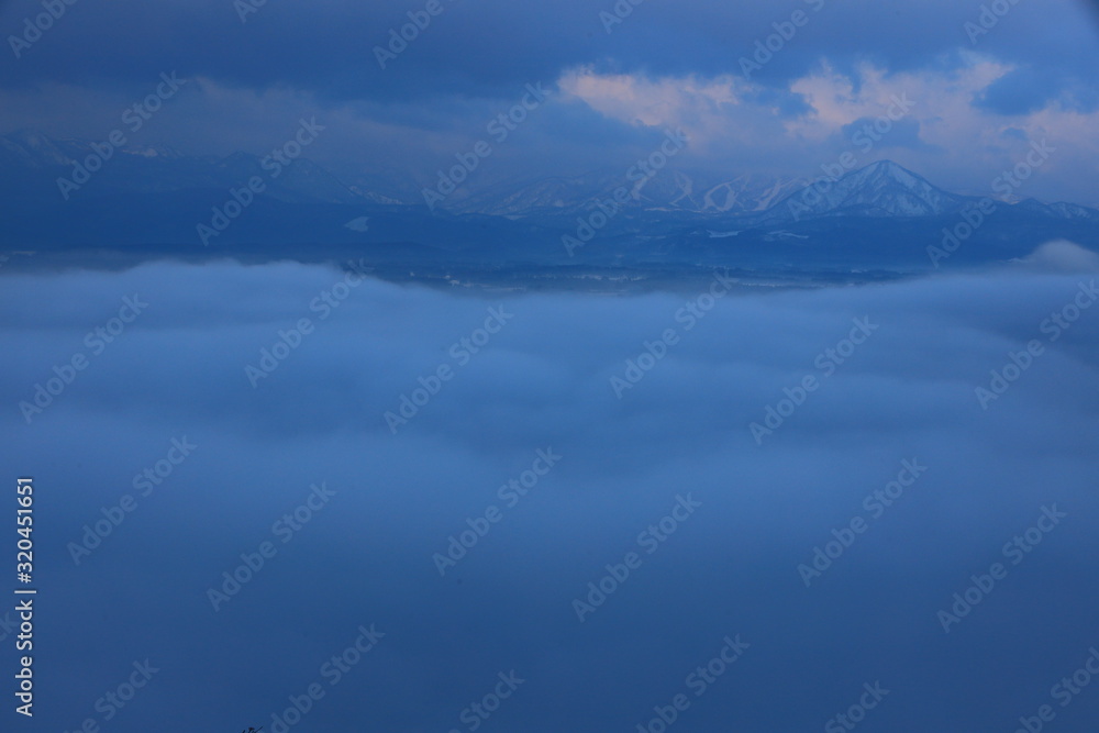 Obraz premium 岩手県 奥羽山脈と雲海