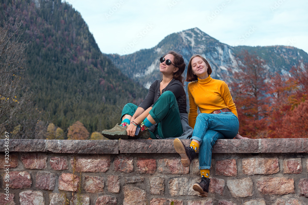 Naklejka premium Two teenage girls