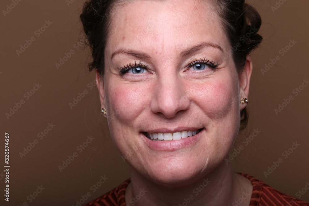 Fototapeta premium Beautiful woman in front of a background