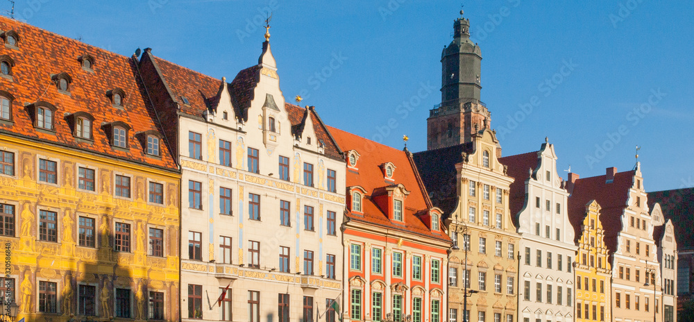 Fototapeta premium Colorful facade houses at Market Square in Wroclaw, Poland