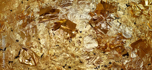 Gold plate behind the Buddha image