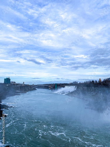 Niagara Falls in Winter © Hein van Tonder