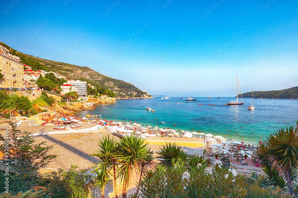 Obraz premium Fantastic view of Banje beach and Lokrum island in Dubrovnik