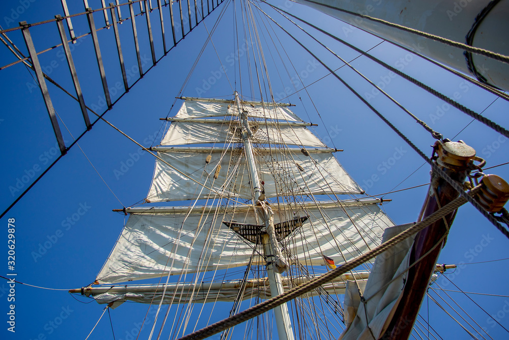 Fototapeta premium mast of a ship