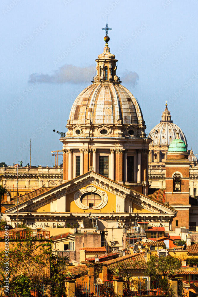 Blick über die Basilica di Santa Maria sowie die Chiesa di Santo Maria dei Miracoli in Rom
