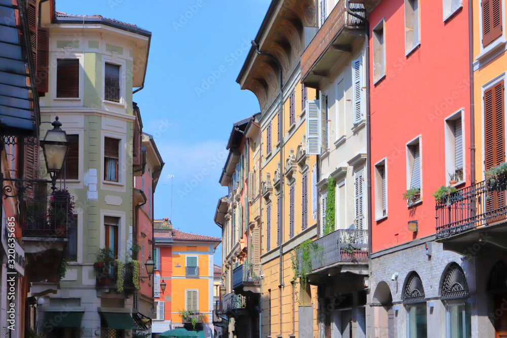 palazzi storici colorati a cremona in italia, historical colored buildings in cremona city in italy