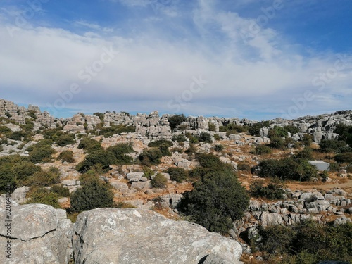 Torcal de Antequera, provincia de Málaga, Andalucía, España La forma única de las rocas se debe a la erosión que ocurrió hace 150 millones de años. 