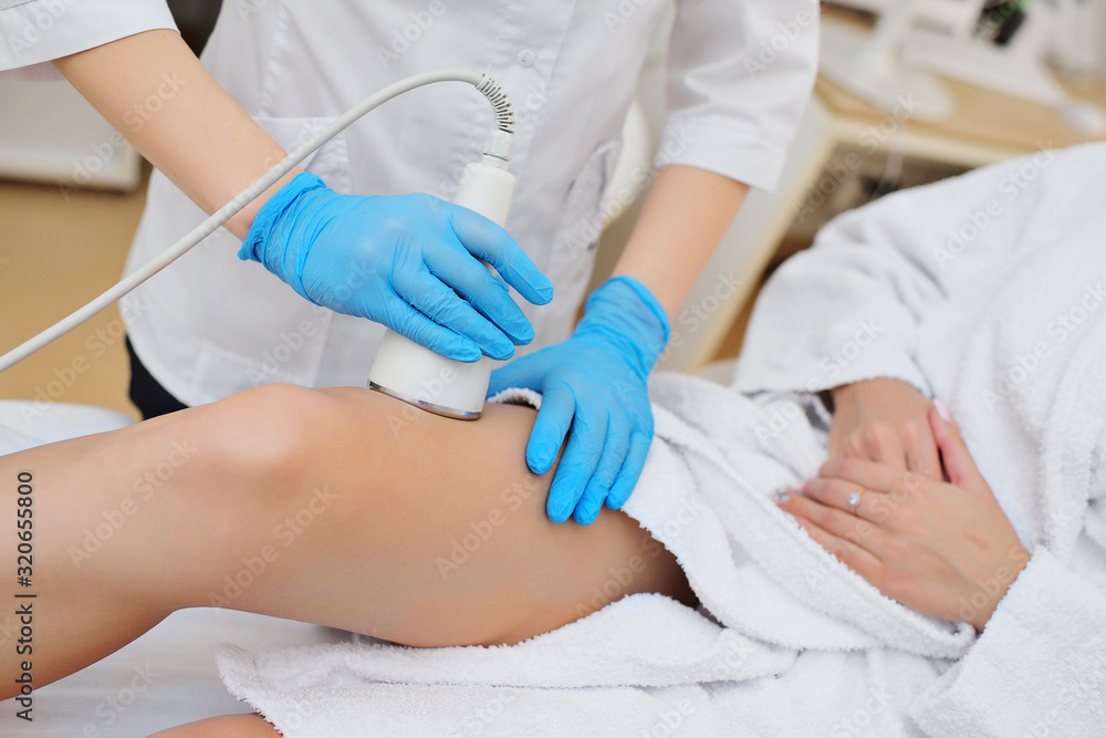 Cavitation is a hardware technique for contouring a figure that combines ultrasound and RF lifting. Cavitation is a hardware technique for contouring a figure that combines ultrasound and RF lifting.