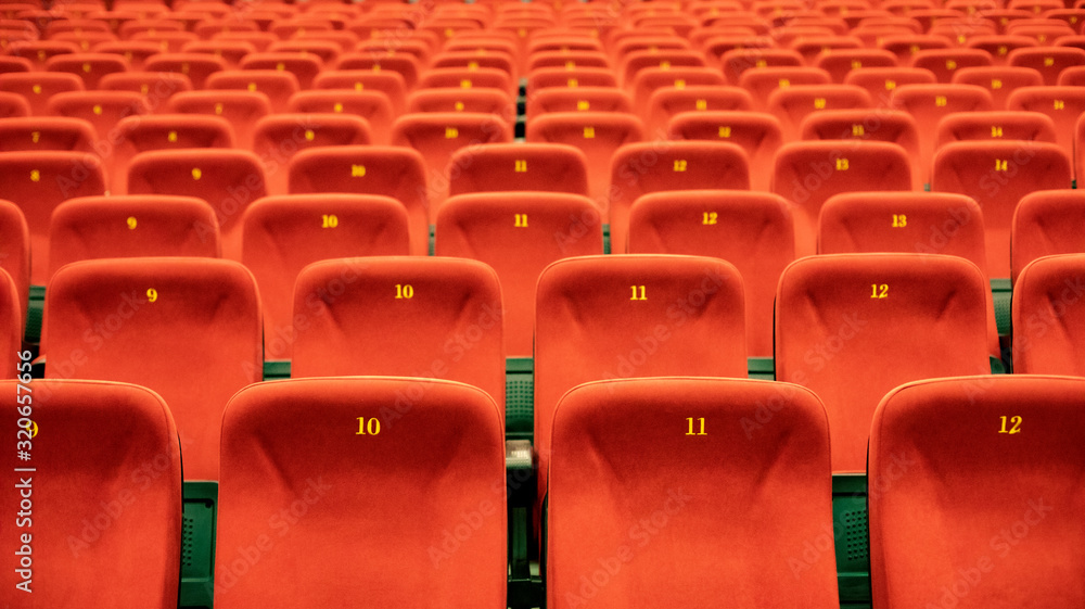 Obraz premium Red and empty theater seats