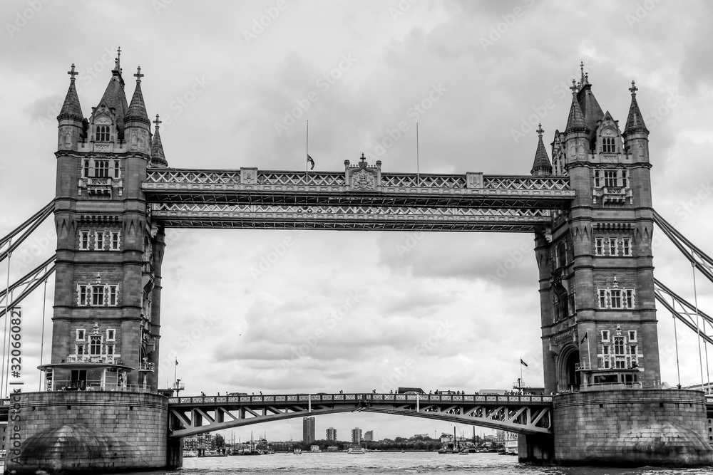 Obraz premium Tower Bridge in London as seen from the middle of the River Thames