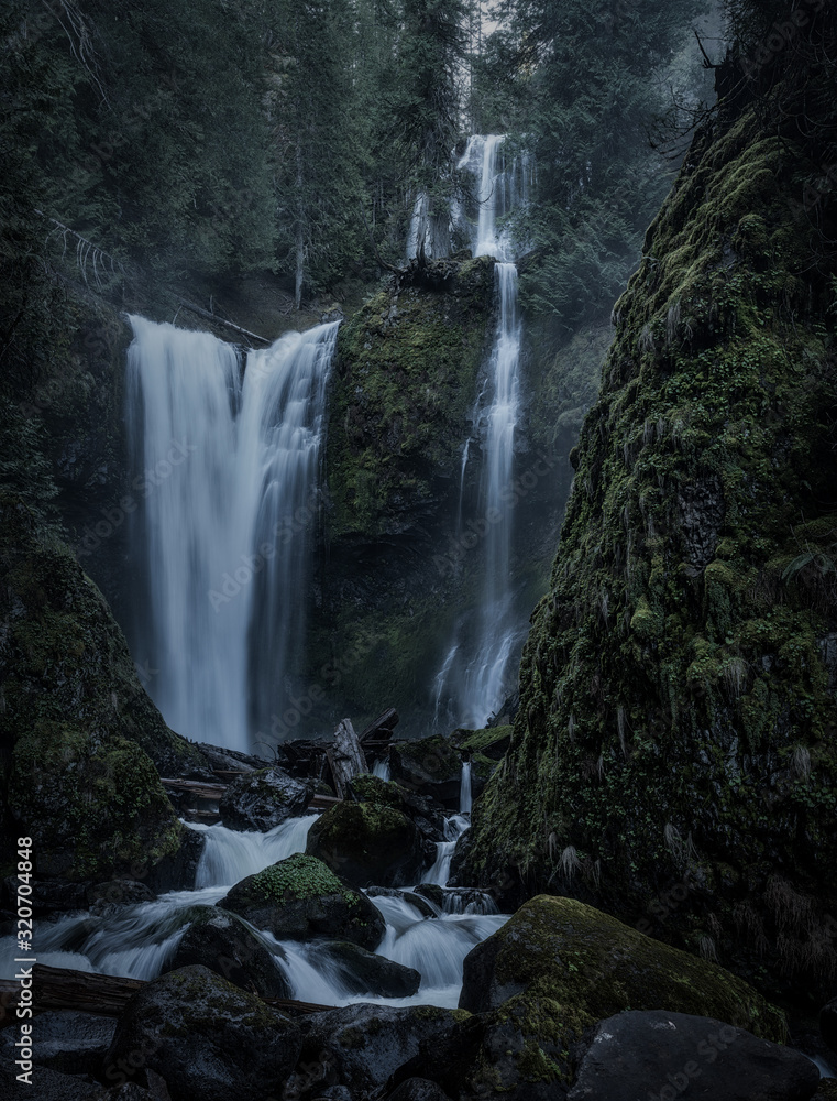 Obraz premium Waterfall in Washington