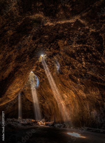 Caves - Oregon - Landscape