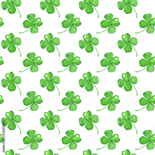 four leaf clover seamless pattern