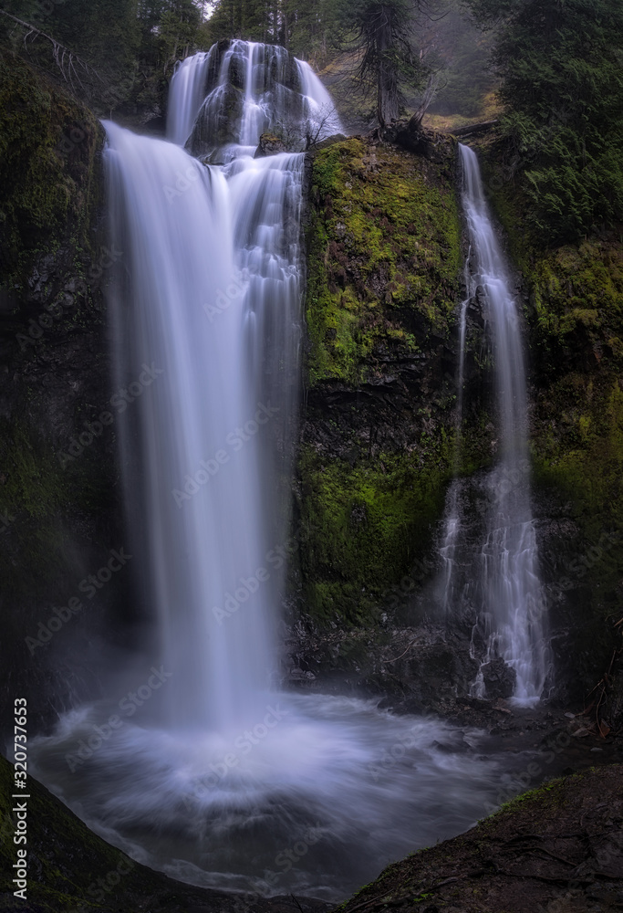 Washington Waterfall - Mountains Washington Waterfall - Mountains
