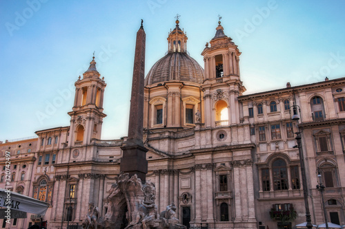 Visione della chiesa di Sant'Agnese in Agone, Piazza Navona, Roma.