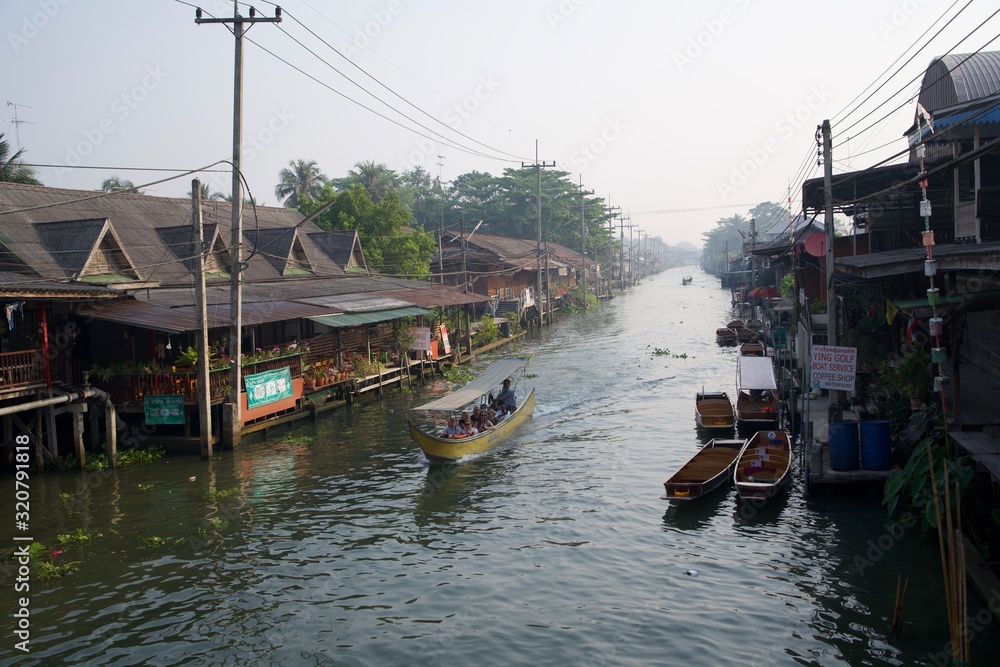 Obraz premium boats on the river