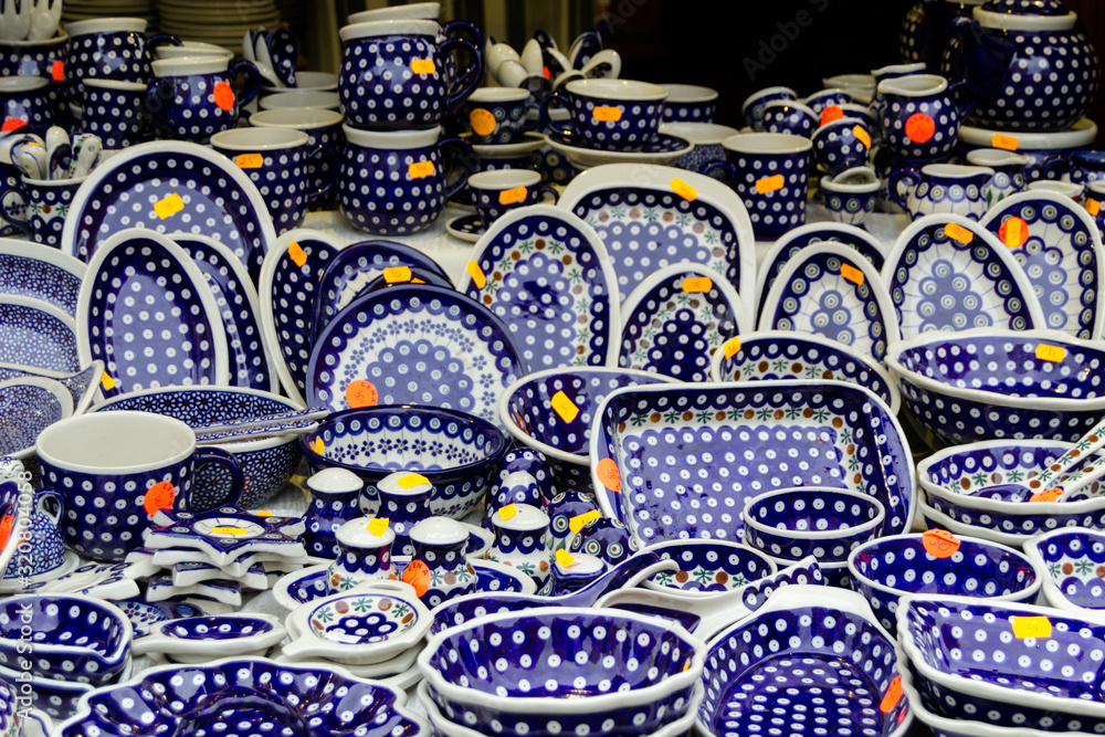 the white dot on the blue plates the white dot on the blue plates