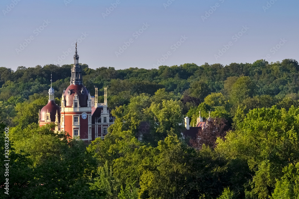 Bad Muskau Muskauer Schloss Sehenswürdigkeit Park Sachsen Tourismus Abendlicht Wald Bäume Deutschland Polen Grenze Neiße DDR Grenzfluss Fürst Welterbe Landschaftsgarten Natur 