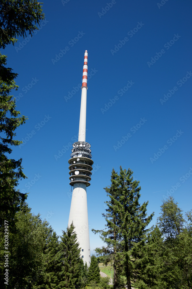Fototapeta premium Telecommunications tower view