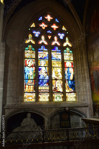 Quimper sa magnifique cathédrale et ses remarquable vitraux