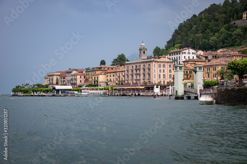 lac de côme et lac de garde en italie du nord à côté de Bellagio varenna menaggio bellano dervio dongo mandello