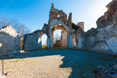 Photos The abandoned abbey of San Eustachio / Montello / Italy