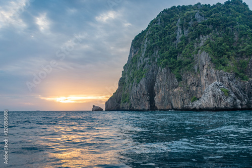 Point de vue en bateau à Ko Phi Phi Islands Maya Bay Thaïlande