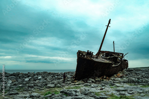 Foto Ship wreck on Irish island