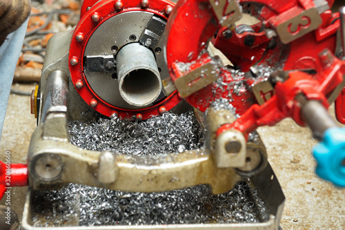 Φωτογραφία Industrial threader machine for water pipelines.