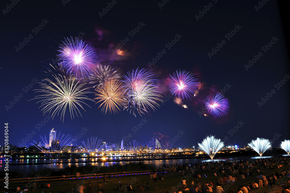 Fototapeta premium 2013 Taipei Dadaocheng Music and Fireworks Festival