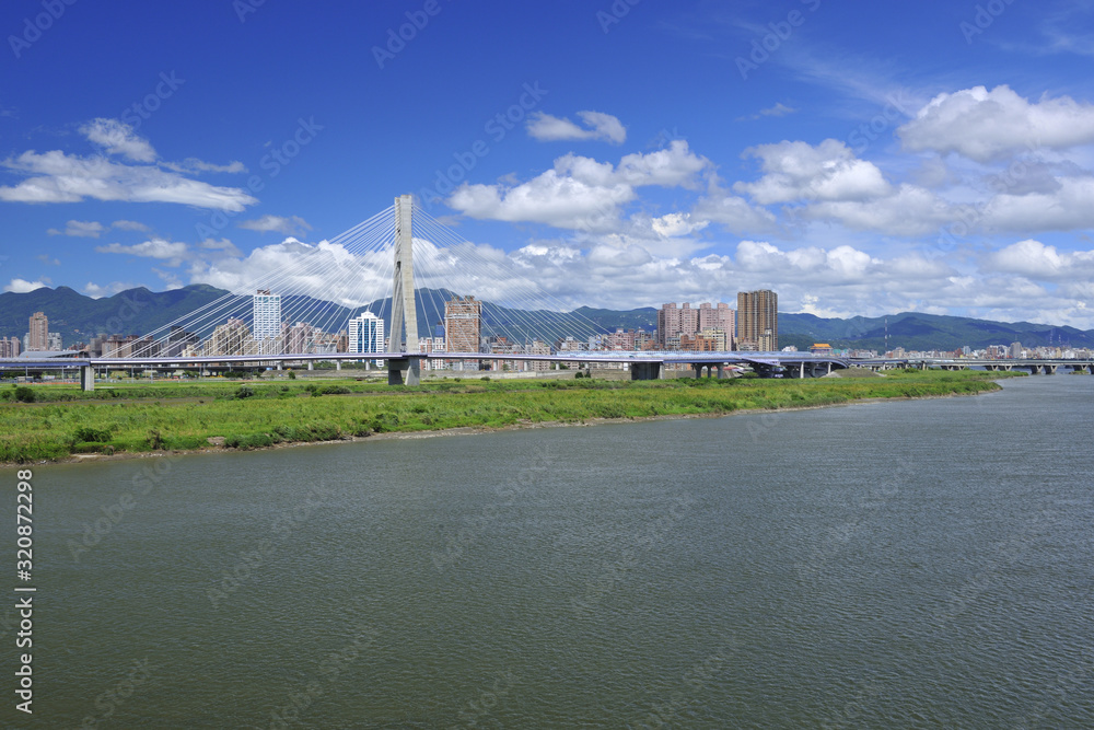 Fototapeta premium Scenic shot of Cable Stayed Bride City