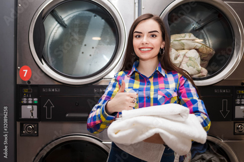 Fotografija Girl pleased with the result of washing