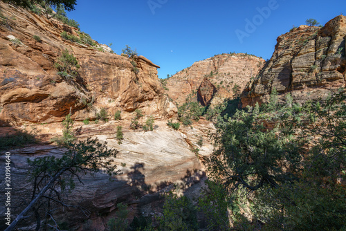 hiking the canyon overlook trail in zion national park, utah, usa