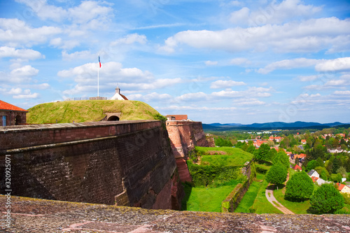 Blick von der Zitadelle auf die Stadt Bitsch