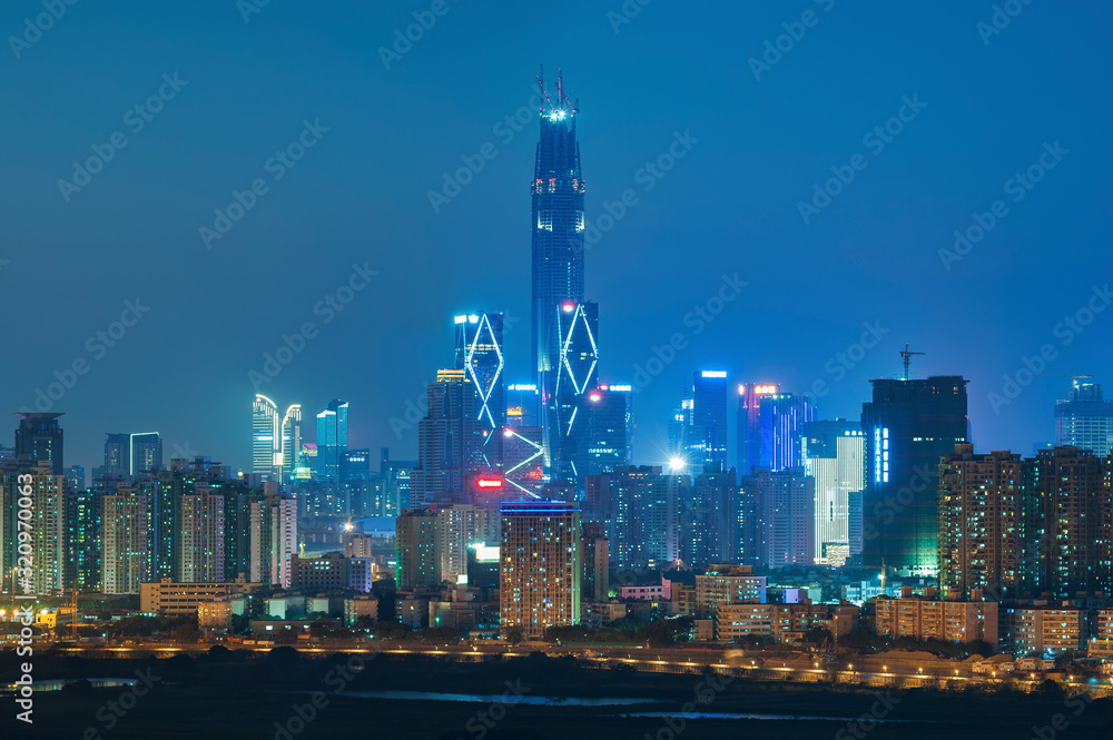 Obraz premium Panoramę miasta Shenzhen, Chiny w nocy