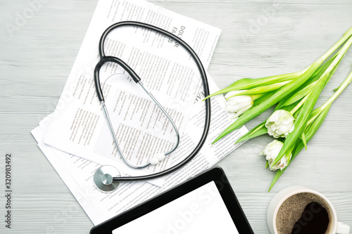 Stethoscope with tablet com...