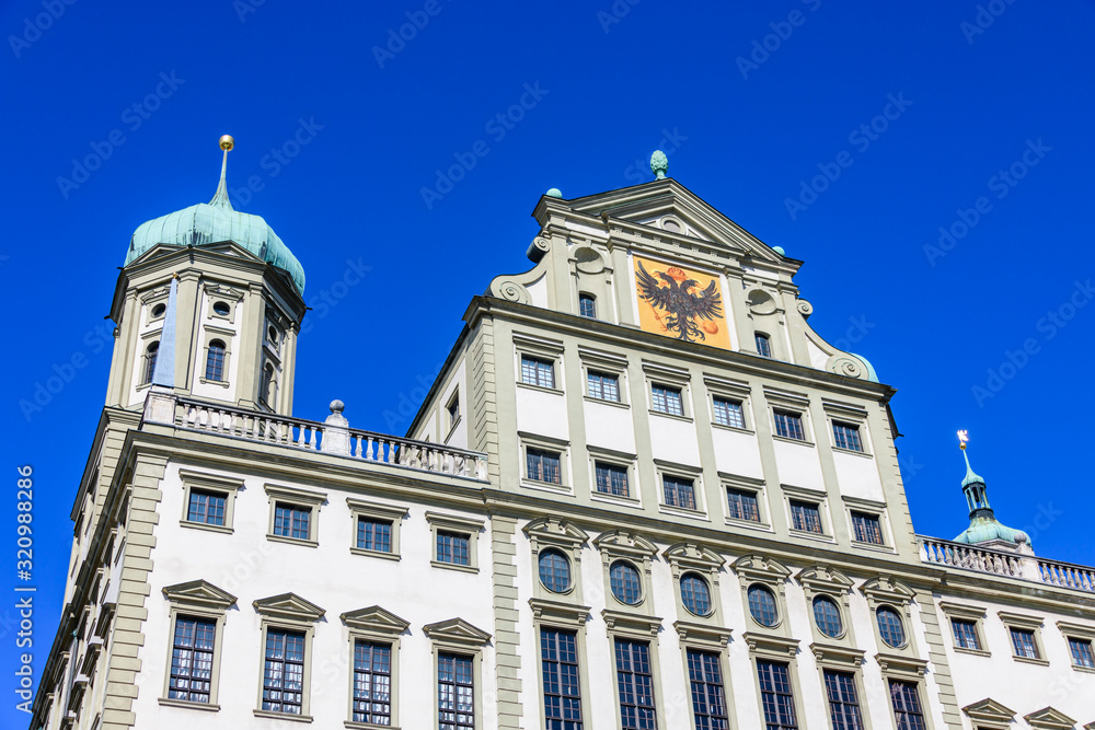 Die imposante, rückseitige Fassade des Augsburger Rathauses
