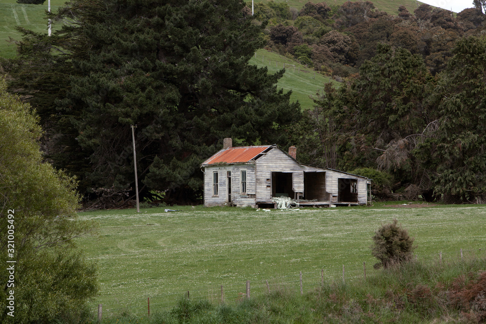 Abandoned farmhouse. Decay. New Zealand. Catlins