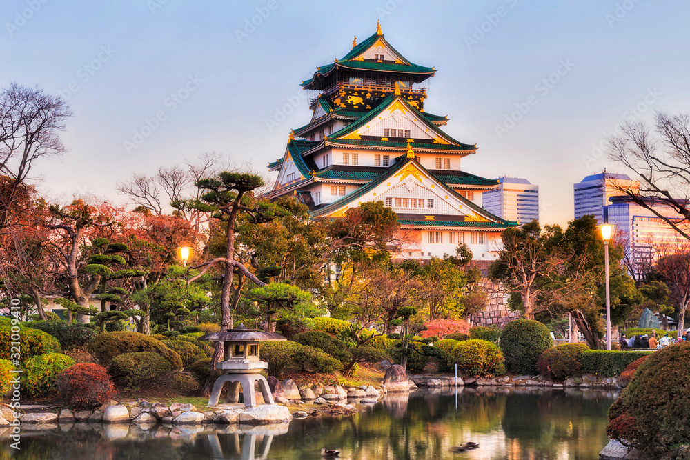 Fototapeta premium JP Osaka Castle Rise pond close