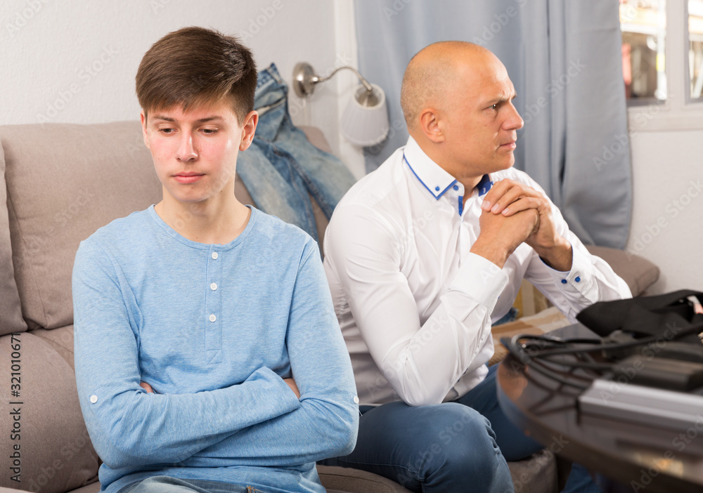 Obraz premium Offended son after quarrel