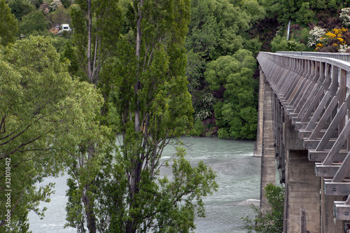 Fototapeta Naklejka Na Ścianę i Meble -  Shotover River Arrowtown New Zealand bridge