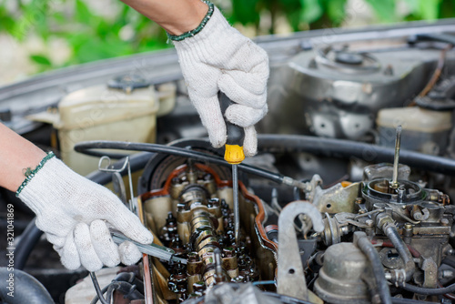 Valve clearance adjustment of Gasoline engine