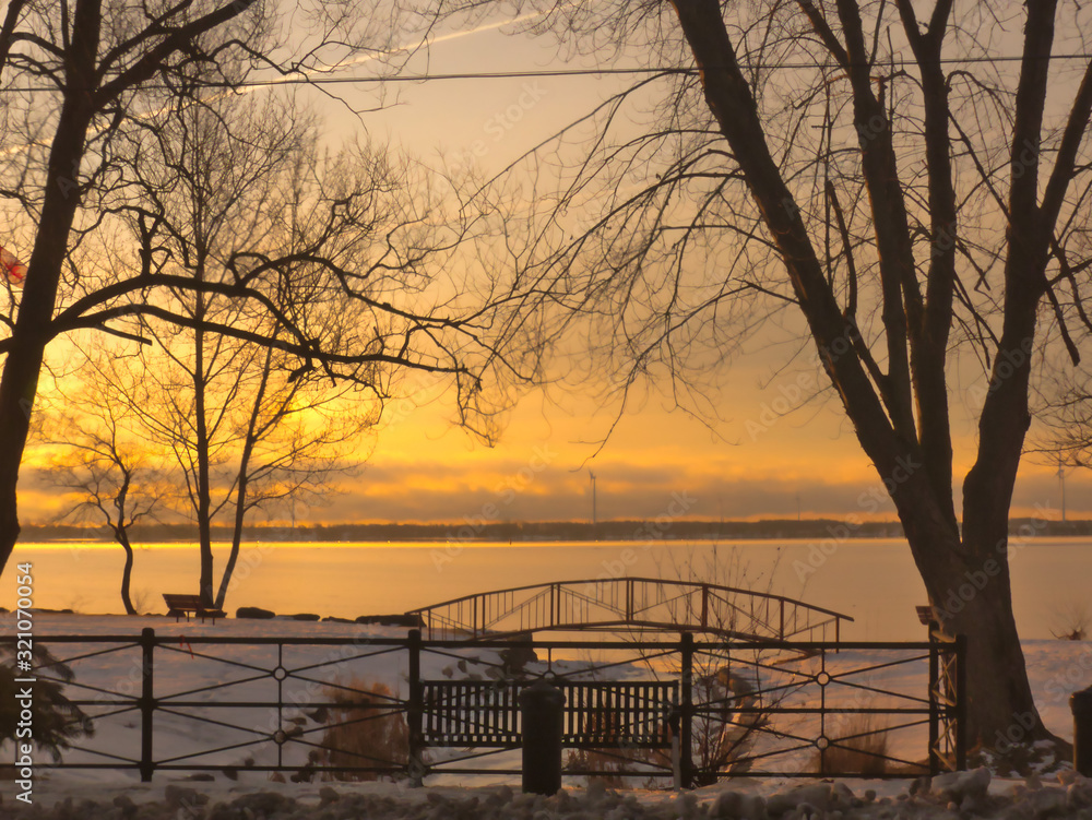 sunrise  on the lake